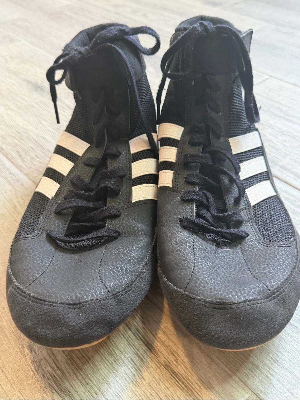 Adidas Mens HVC Wrestling Shoes Size 11.5 Black/White, Gum Bottom